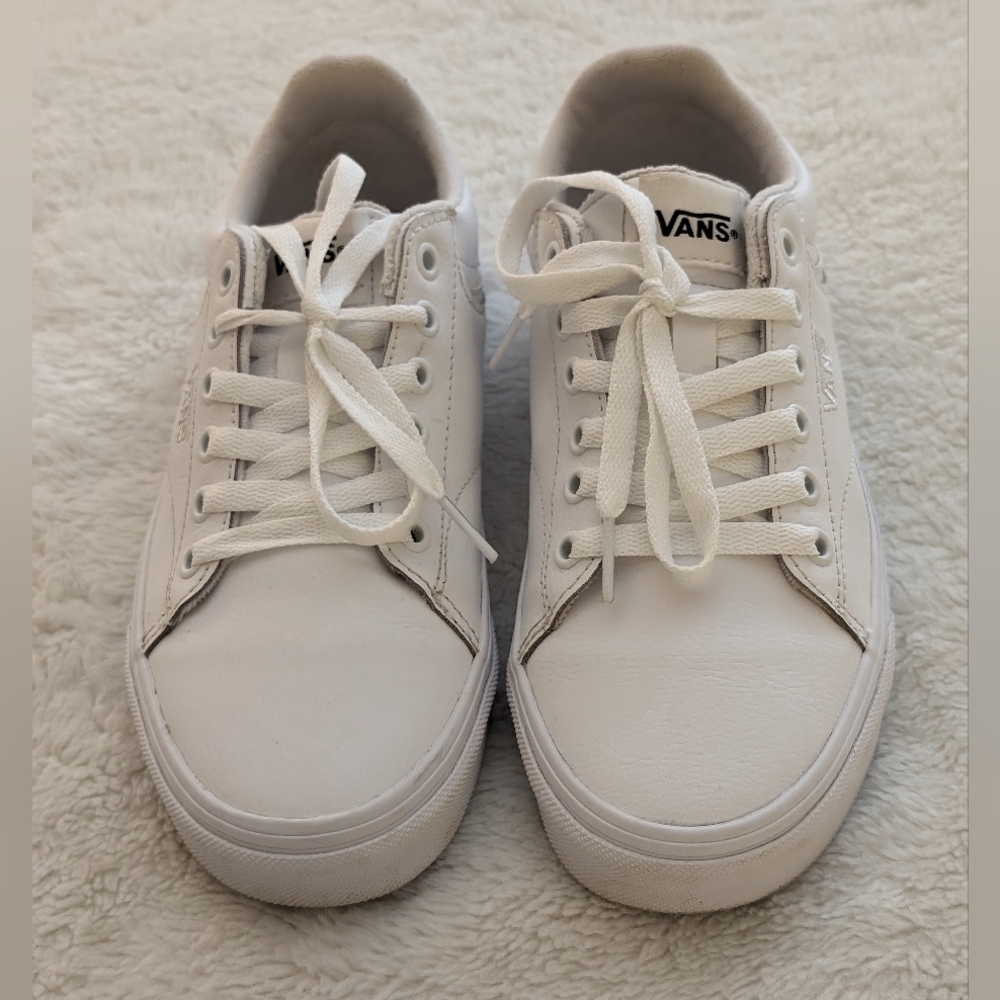 Like New: Vans Selden Tumble Triple White Leather Women’s 7